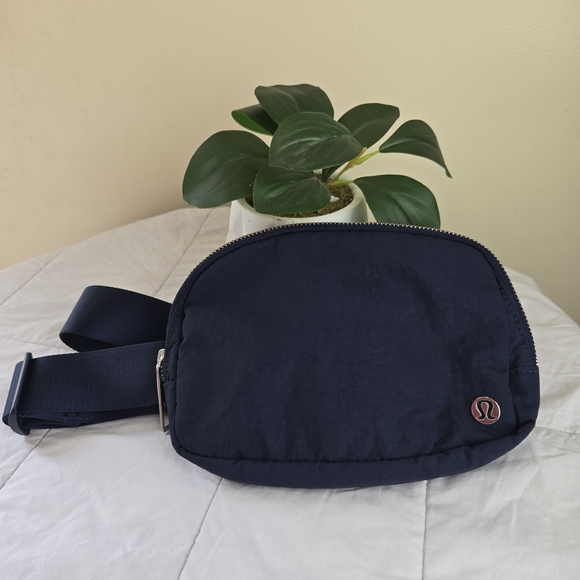 lululemon athletica Other - Lululemon athletica Everywhere Navy Belt Bag